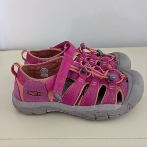 Girls Pink Keens Size 5